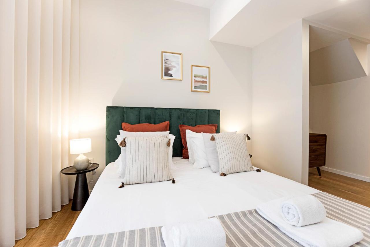 Brand New 4Br W/ 200Yrs Of History In Central Porto By Lovelystay Kültér fotó