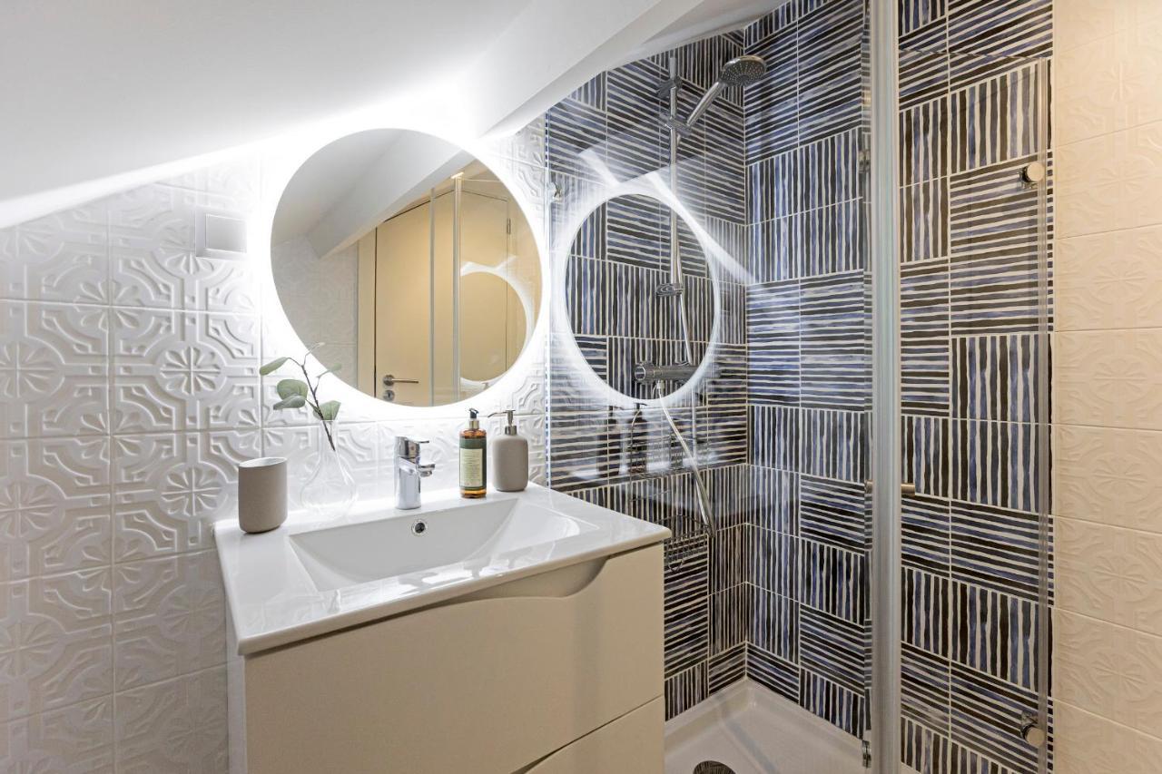 Brand New 4Br W/ 200Yrs Of History In Central Porto By Lovelystay Kültér fotó