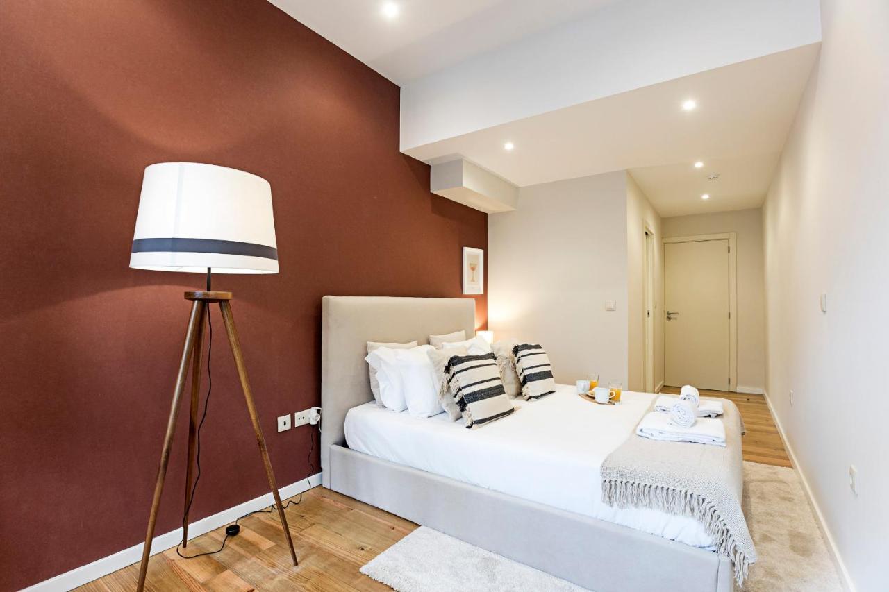 Brand New 4Br W/ 200Yrs Of History In Central Porto By Lovelystay Kültér fotó